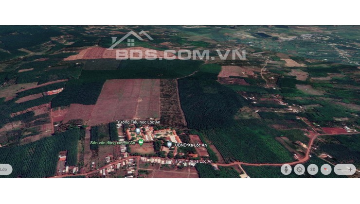 Bán gấp lô đất ngay trung tâm thị trấn Lộc Ninh, đường nhựa 18m, 300m² thổ cư 100m² giá chỉ 320tr.
